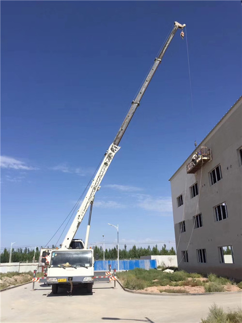 宝应县“轻装强干”—— 吊车的 “轻量化臂架” 技术